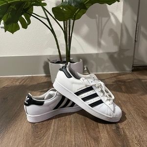 Adidas size 5 - 4 1/2 UK